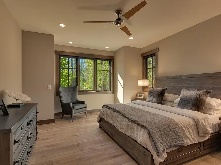 10562 Glenbrook Ct — Photo 14