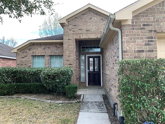 2nd image of 21590 Kings Bend Dr