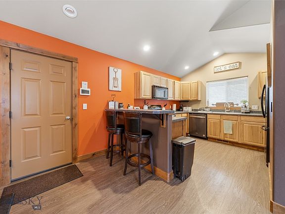 4th image of 1283 N River Rock Dr