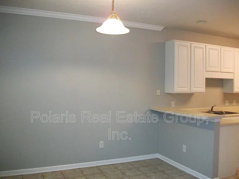 2215 Colfax Ln — Photo 7