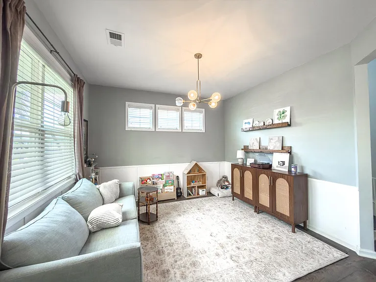 209 Yeamans Way — Photo 3