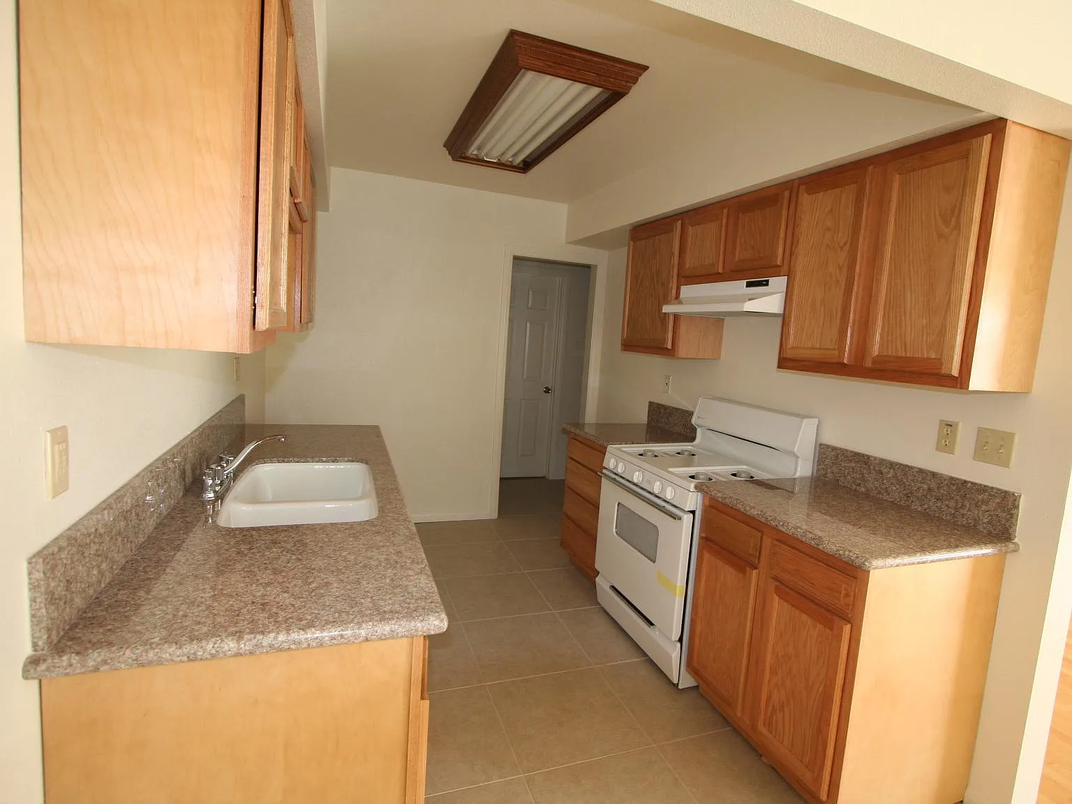 Morroco Apartments — Photo 4