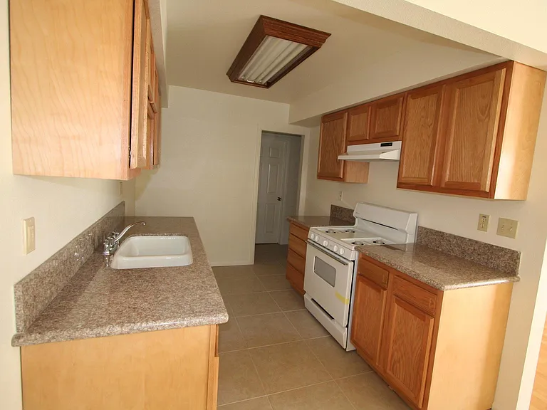 Morroco Apartments — Photo 4
