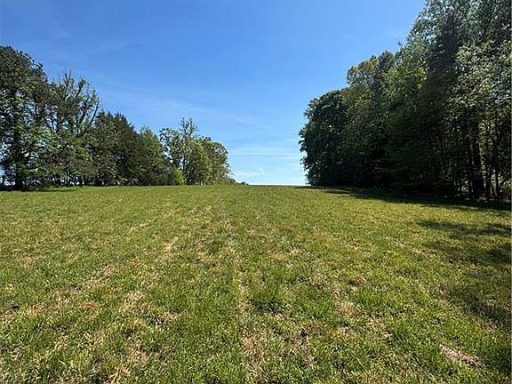 4th image of 1011 Hauser Rd
