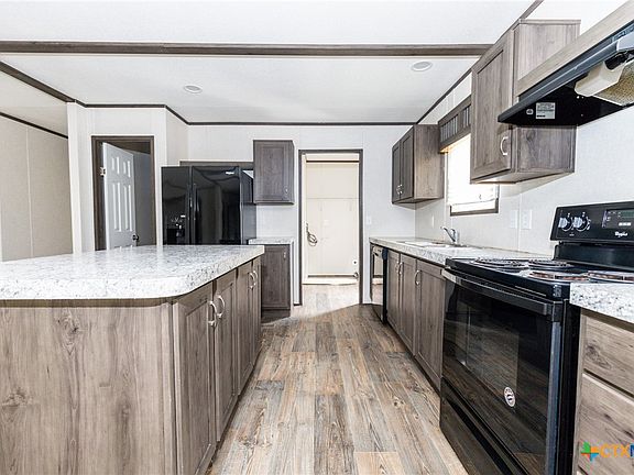 3rd image of 886 Greystone Dr