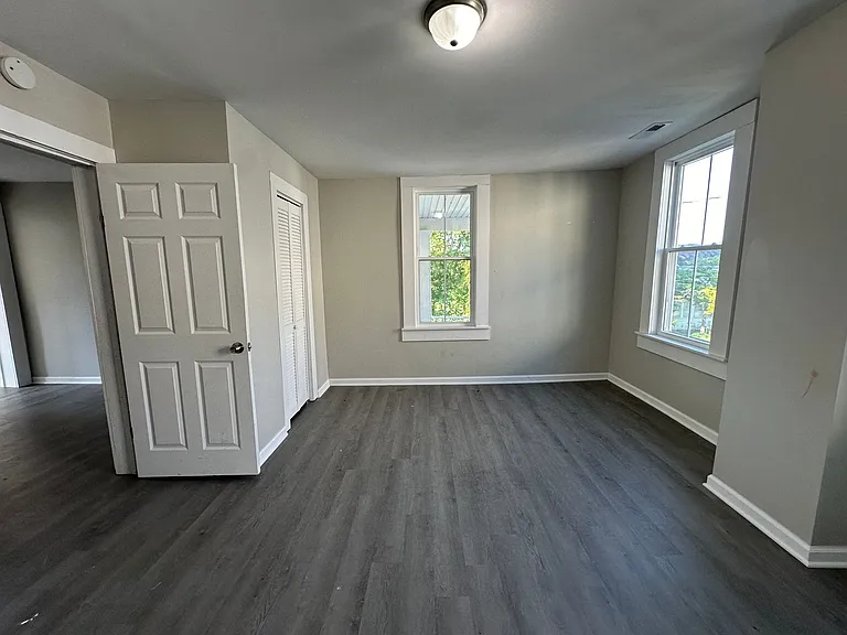 213 E Gale St — Photo 12