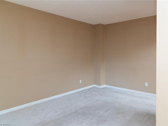 5th image of 7 Graystone Ct