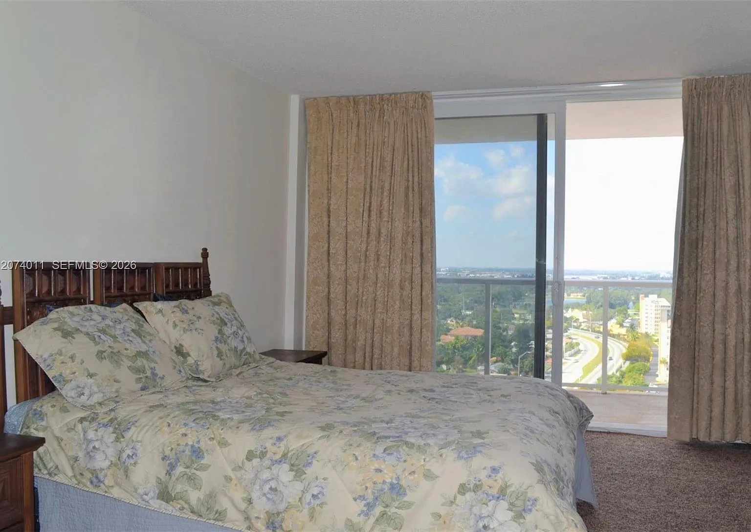 Buckley Towers Condo - Ea — Photo 3