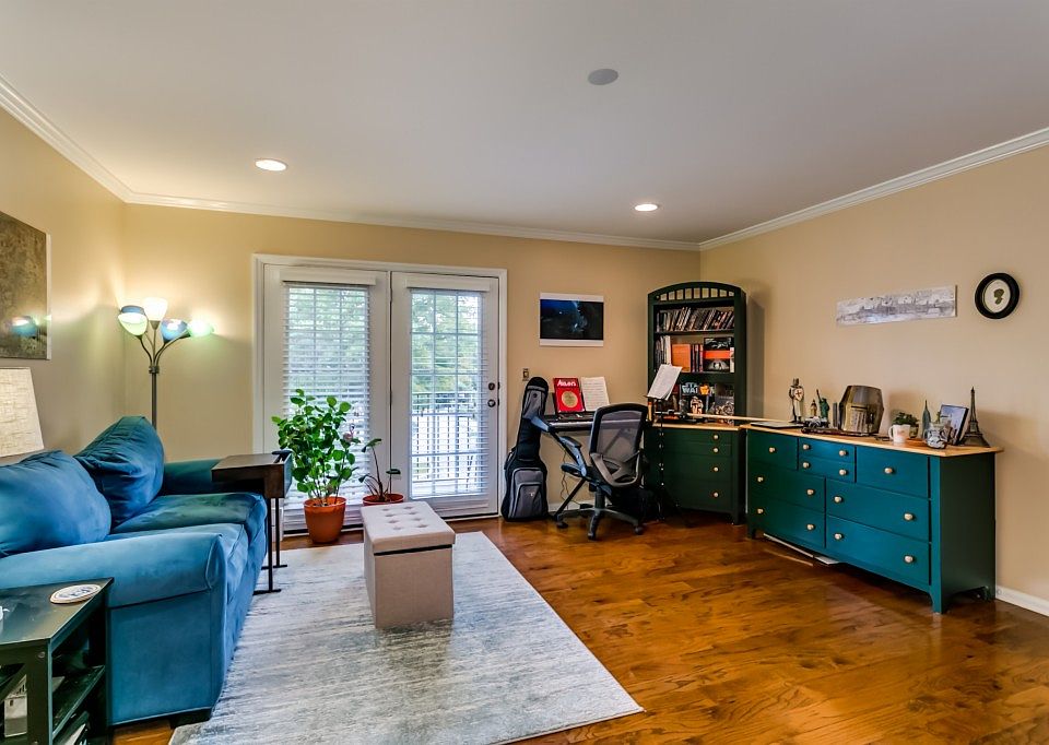 1st image of 120 15th St E APT 310