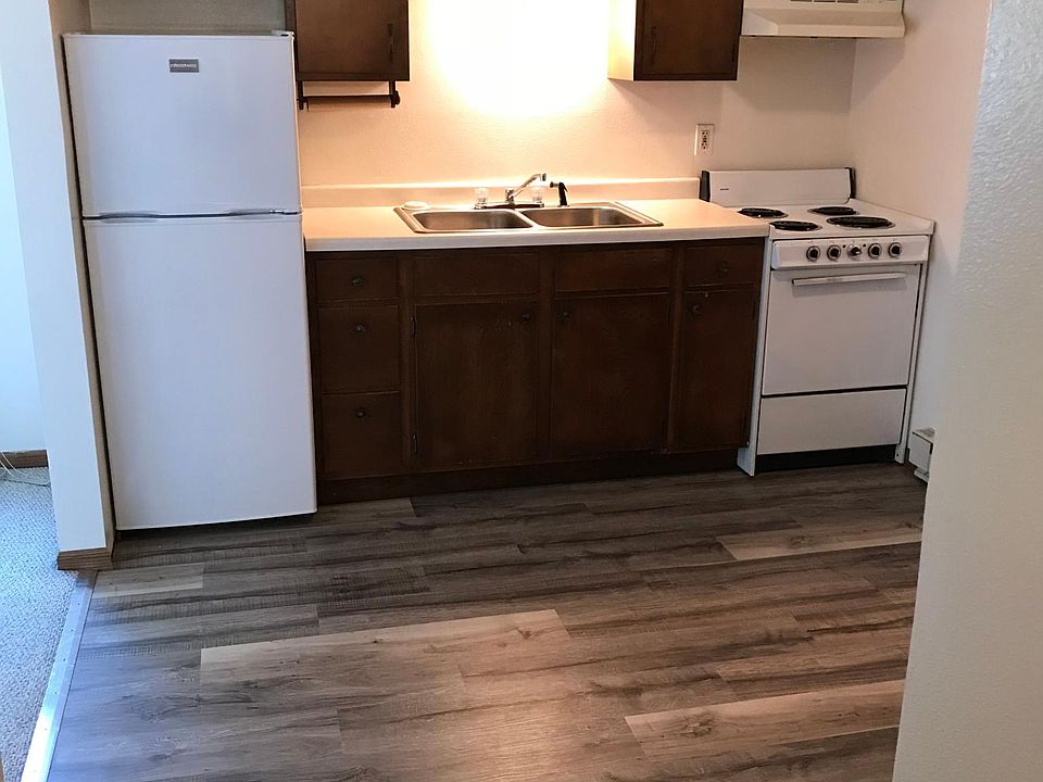 2nd image of 405 N 3rd St APT 10