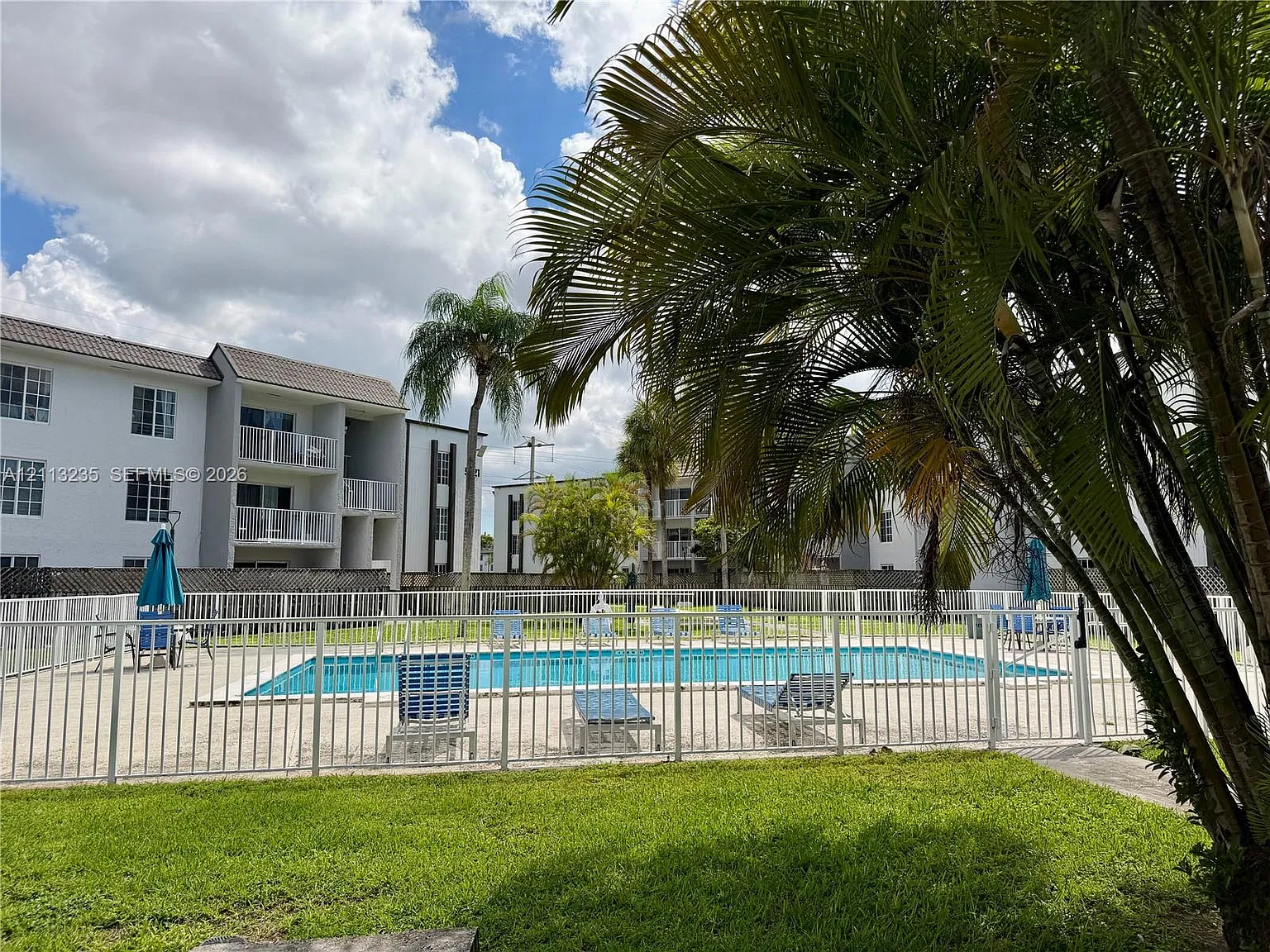Doral Gardens Ii Condo — Photo 4