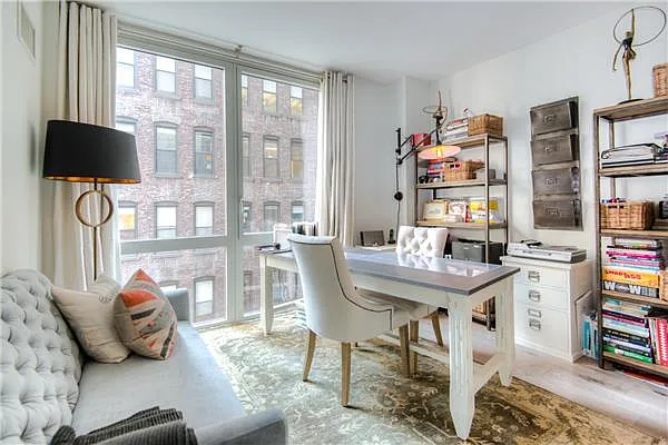 Sold by (Legacy) Elegran | media 4