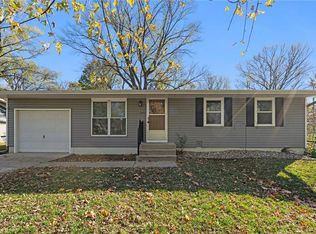 1305 Park Ln, Liberty, MO 64068