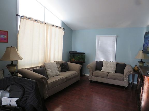 3rd image of 109 N Idlewild Ave