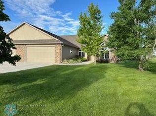 309 49th Ave SW, Moorhead, MN 56560