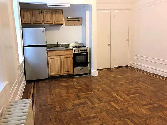 Rented by CITY SKYLINE REALTY INC | media 11