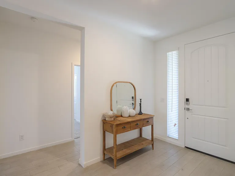 264 S San Gregorio Ln — Photo 4