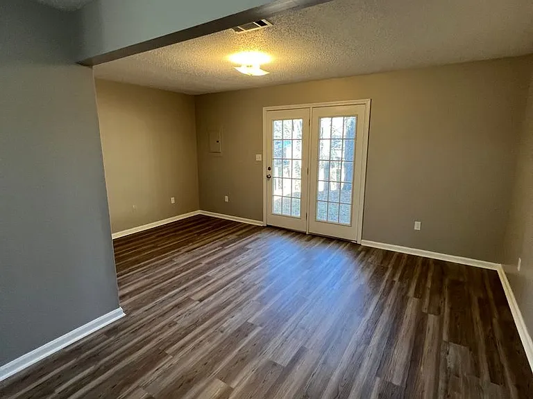 154 W Peach St — Photo 3