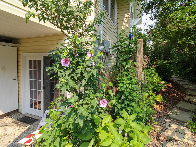 32 Balm Grove Ave #B — Photo 14