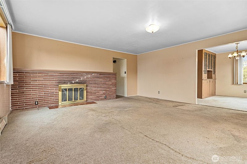 3rd image of 1901 Harris Avenue