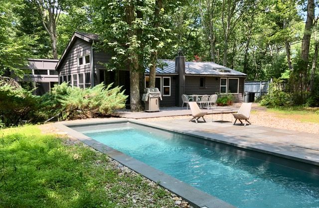  back of house and pool