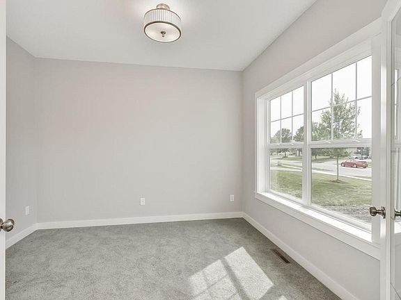 4th image of 22628 Zion Pkwy NW
