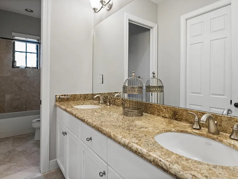 9521 Eden Mnr — Photo 73