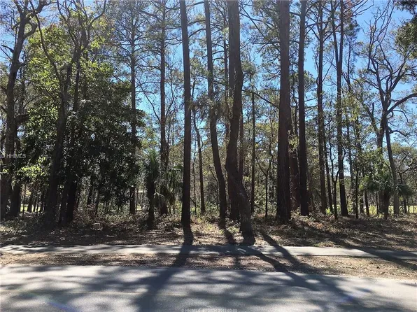85 Gloucester Rd, Hilton Head Island, SC 29928