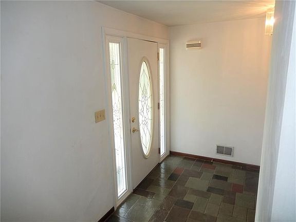 2nd image of 56 Fitch Ln