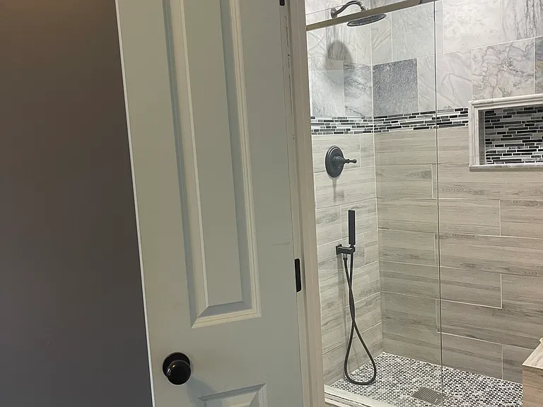 1504 Pemberton Ln — Photo 9