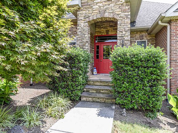 2nd image of 1823 Kelton Ln