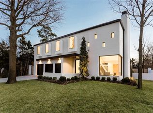 1120 Belford Ave, Nichols Hills, OK 73116