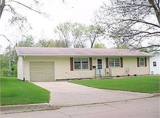 203 L St, Charles City, IA 50616