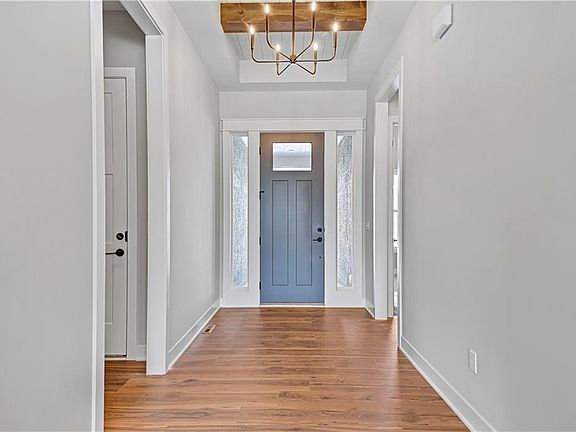 4th image of 17437 Parkhill St