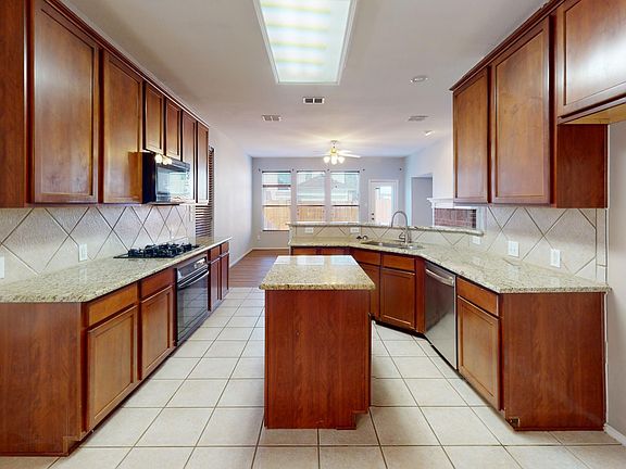 4th image of 11360 Larkwood Cir