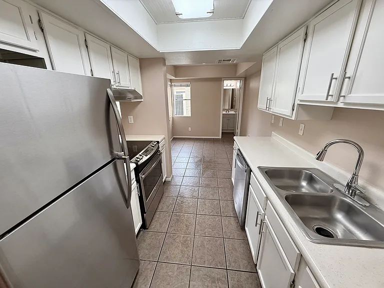 5847 N 48th Dr — Photo 20