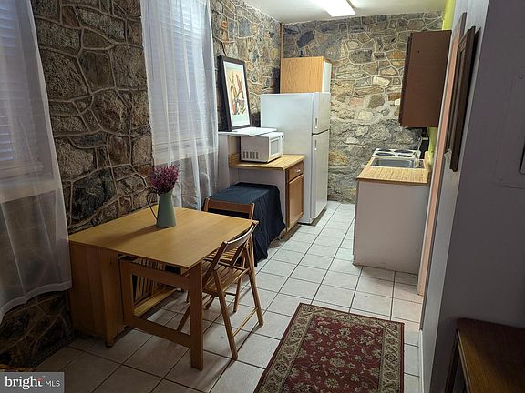 4th image of 300 Commerce St Unit F