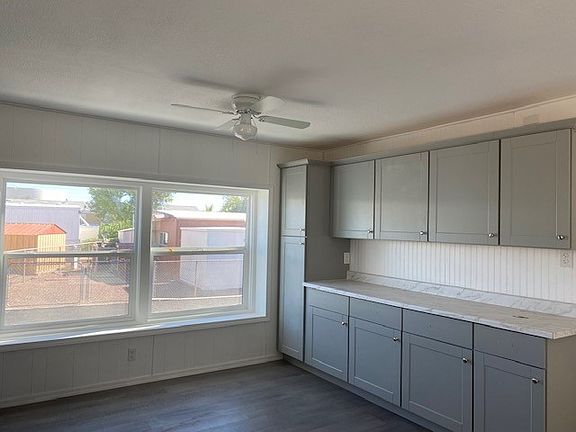 5th image of 3833 N Fairview Ave #31