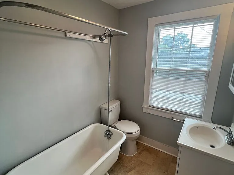 1105 Berry St — Photo 10