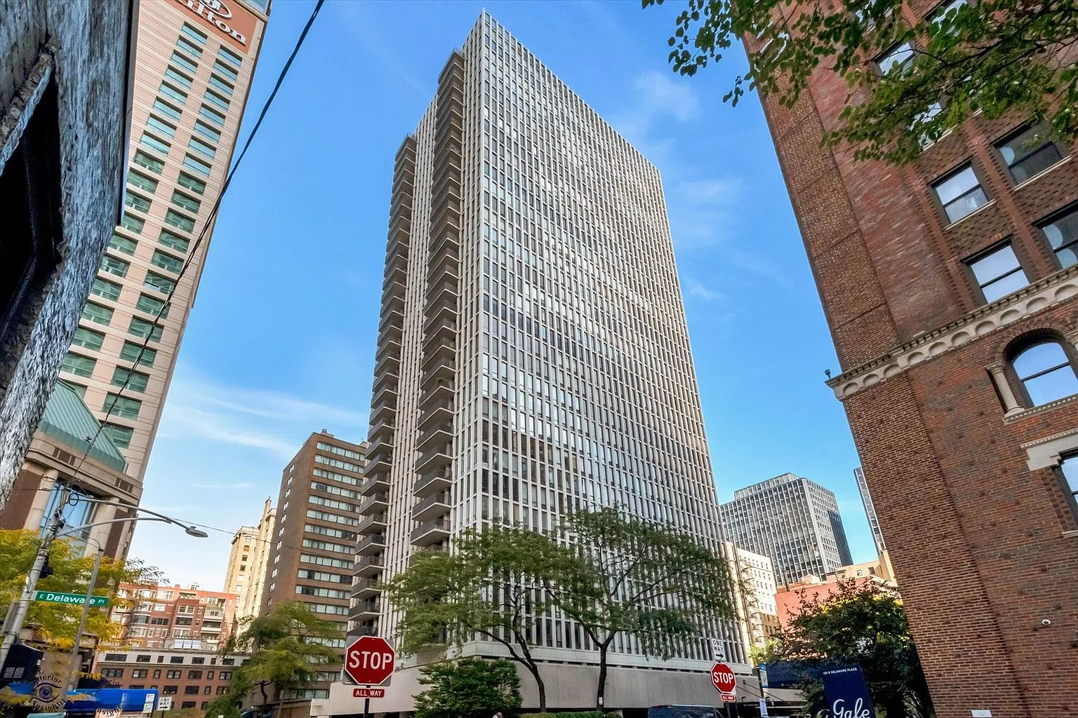 200 E Delaware Pl APT 5A photo 1