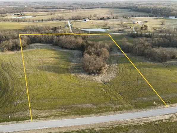 7 W Mariposa Ridge Rd, Columbia, MO 65202