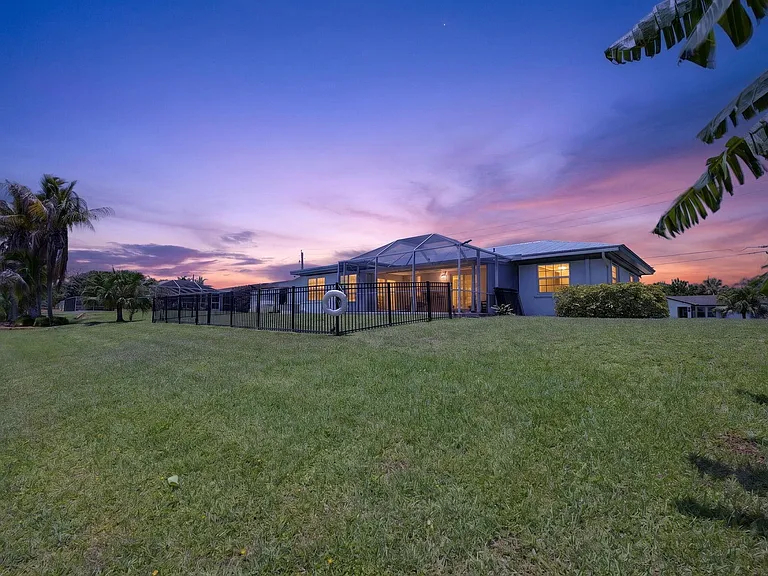 416 SE Naranja Ave — Photo 4