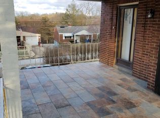 235 Crescent Pines Dr, Verona, PA