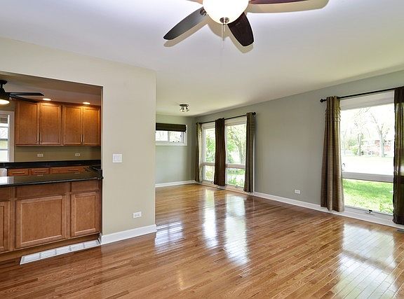 3rd image of 20431 Greenwood Dr