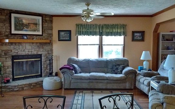 5th image of 383 Mountain Dale Dr