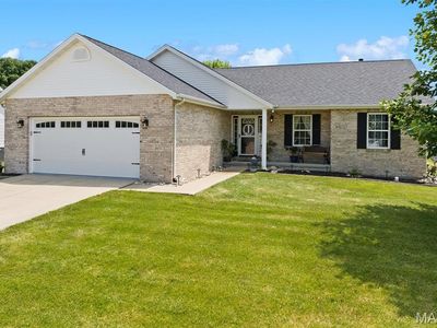 100 Quail Dr E, Highland, IL, 62249