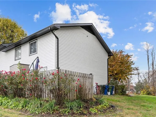 402 S Renfro St APT 4, Mount Airy, NC 27030