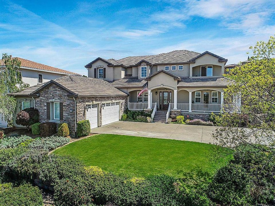1st image of 740 Heritage Pl