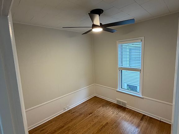 4th image of 927 Harrison Ave #1