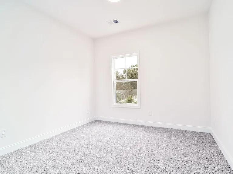 860 Tripe St — Photo 12